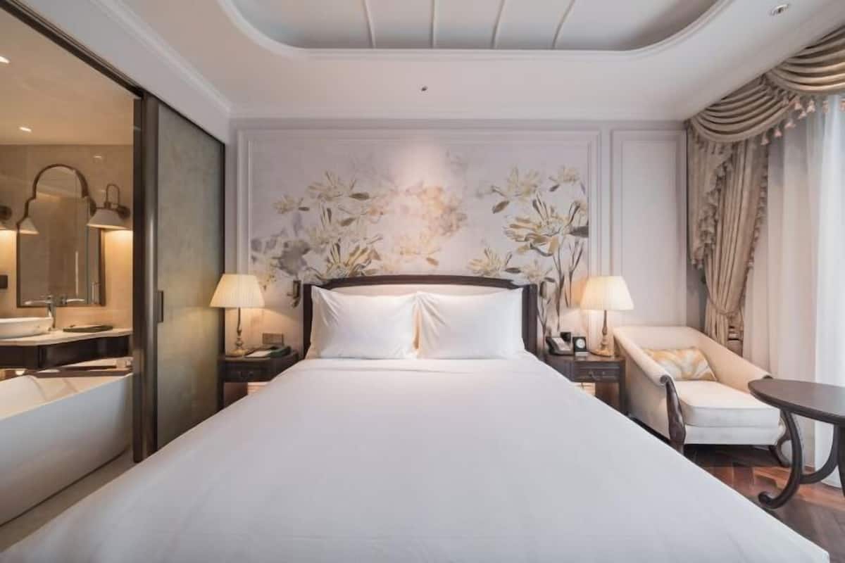 1 bedroom, minibar, in-room safe, desk