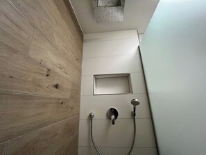 Soap, toilet paper - Family apartment next to the lake, trade fair and Europapark (Offenburg)