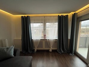 Living area - Family apartment next to the lake, trade fair and Europapark (Offenburg)