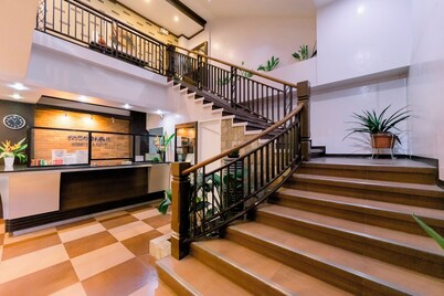 Madonna Hometel and Suites