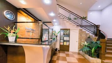 Quầy tiếp tân