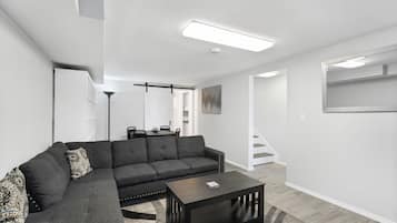 Smart TV, fireplace, DVD player