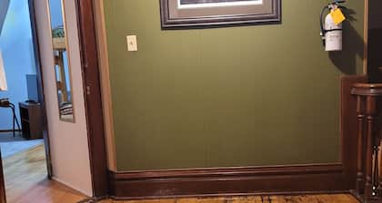 Main Street Home-Locally Owned-No Cleaning Fees-Pets Allowed