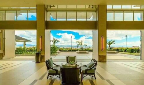 Modern City Flat Near Business Centers & Malls