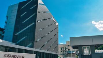 واجهة المنشأة