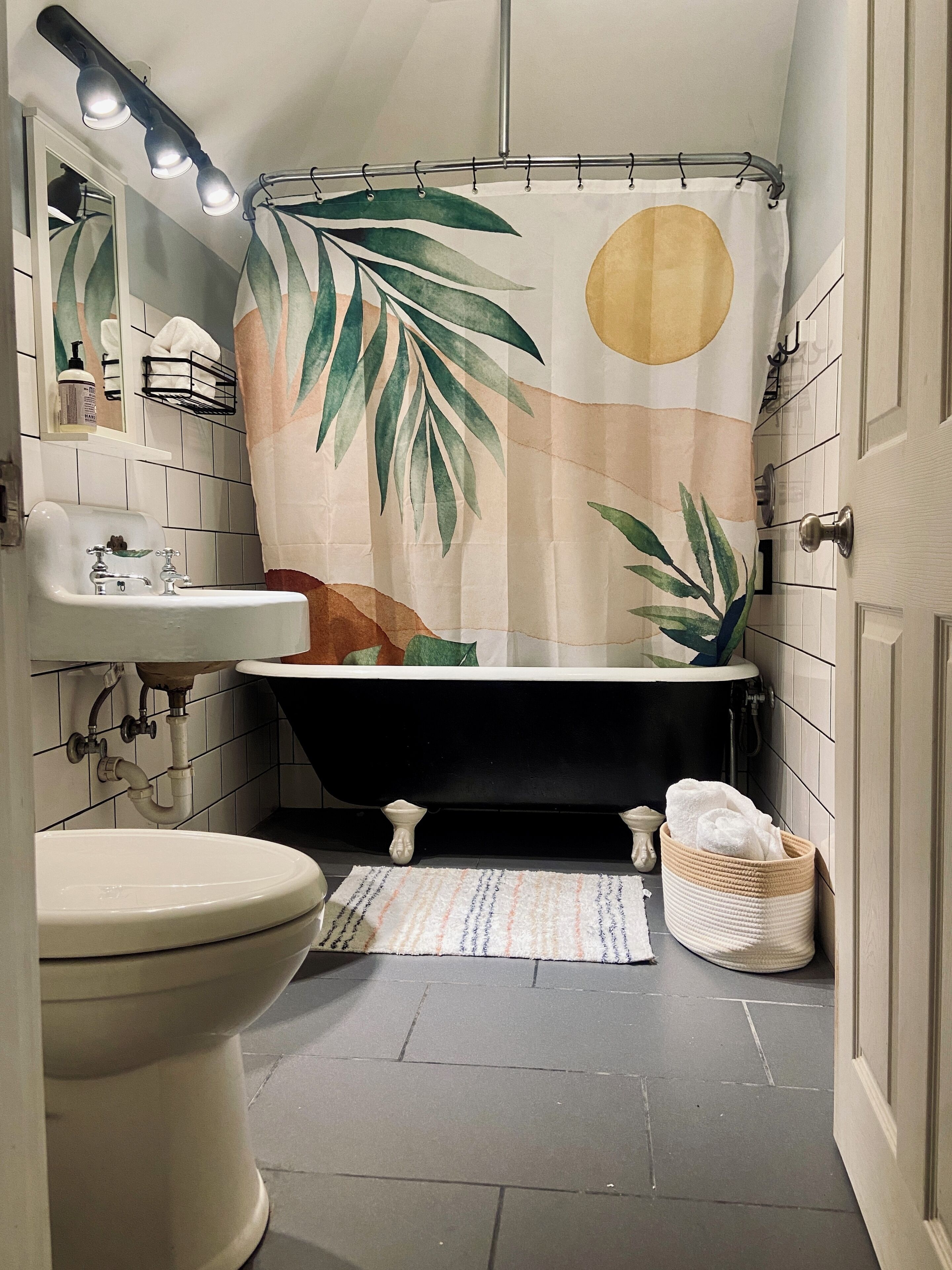 Haartrockner, Handtücher, Seife, Shampoo