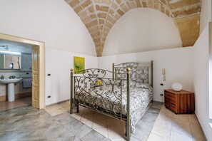 家庭公寓, 多間臥室 (Terra Mia In The Historic Center Of) | 2 間睡房、免費 Wi-Fi、床單