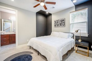 3 bedrooms, iron/ironing board, WiFi, bed sheets