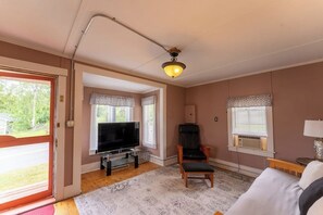TV
