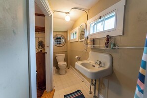 Bathtub, hair dryer