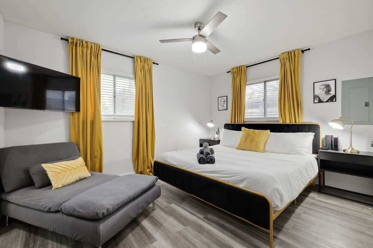 3 dormitoris, escriptori i planxa i posts de planxar 