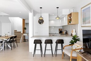 Interior - Bellavista 3 - Riverfront with Beach (Noosaville)