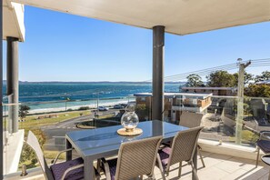 Outdoor dining - Bayview Towers 10 With Harbour Views (Nelson Bay)