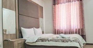 Bureau, Wi-Fi gratuit, draps fournis