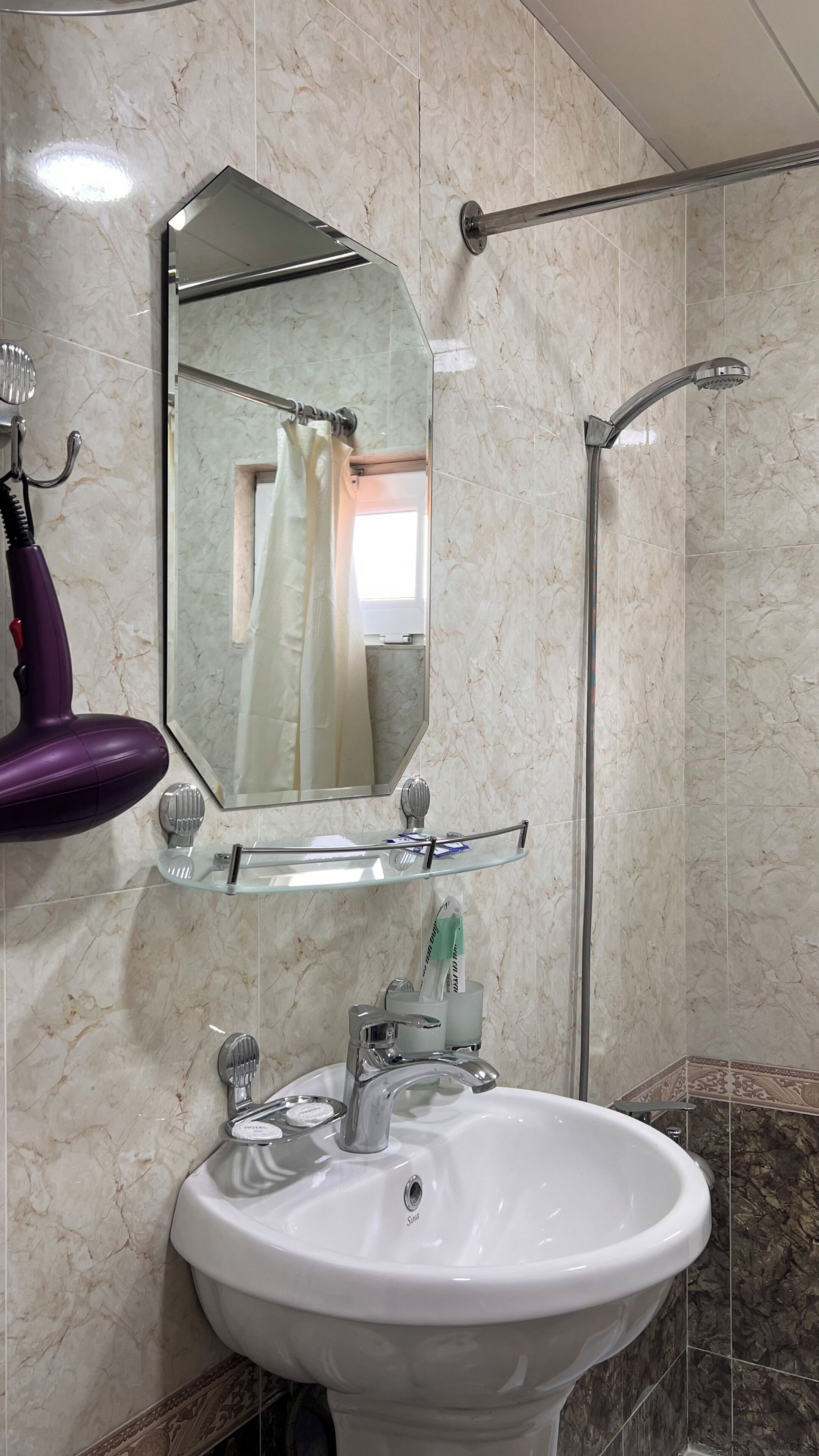 Rainfall showerhead, hair dryer, towels, soap