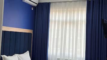 Phòng 2 giường đơn cơ bản, 2 giường đơn | Bàn, truy cập Internet không dây miễn phí, bộ trải giường