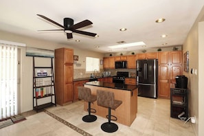 Private kitchen - Welcome to the Stone Rose Lounge, your relaxing home away from home. (Phoenix)