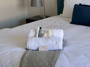 1 chambre, décoration personnalisée, bureau