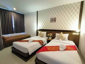 Deluxe Double or Twin Room | In-room safe, desk, free WiFi, bed sheets - NJ Patong Hotel (Patong)