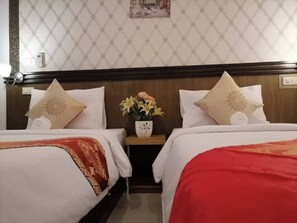 Deluxe Double or Twin Room | In-room safe, desk, free WiFi, bed sheets - NJ Patong Hotel (Patong)