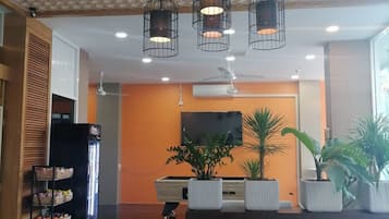 Coin salon dans le hall