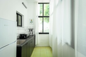 Apartment | Private kitchen | Espresso maker - Green Oasis 1BR Apartment in Downtown (Haifa)