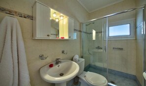 Bathroom - Nyktelia Holiday Villa (Lefkada)
