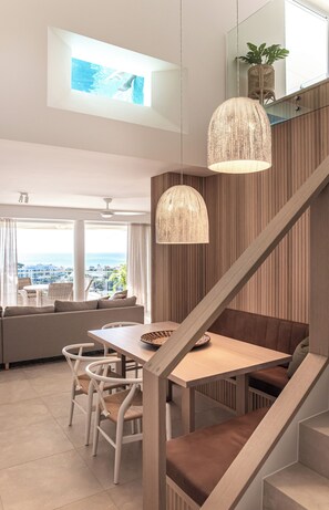 Dining - Noosa Crest Penthouse 37 - 3 Bedroom (Noosa Heads)