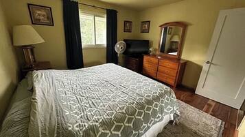 2 chambres, fer et planche à repasser, Wi-Fi, draps fournis