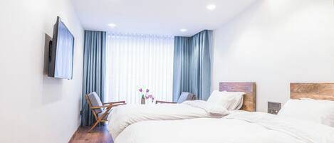 Deluxe Twin Room | Desk, laptop workspace, soundproofing, free WiFi