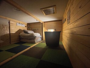 雙床房, 男女混合宿舍 | 熨斗/熨衣板、床單