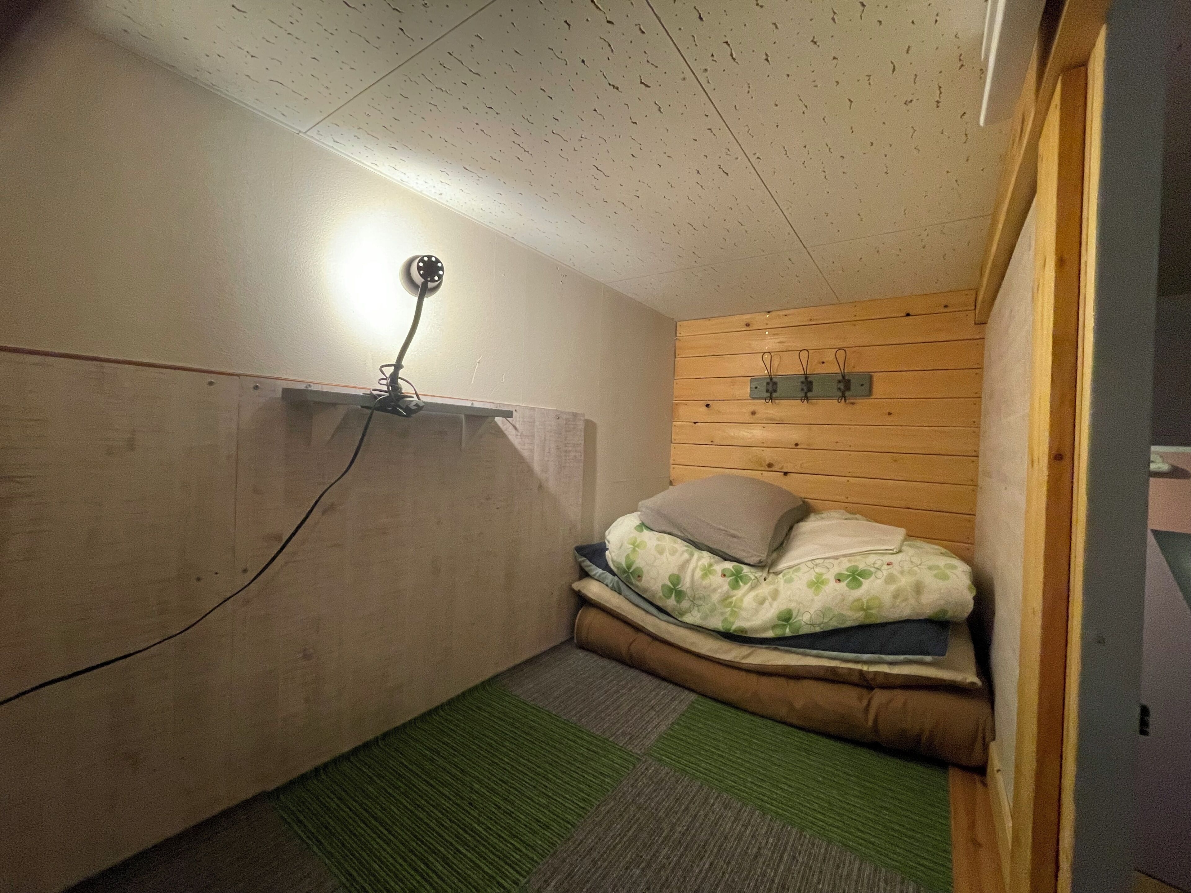 宿舍, 男女混合宿舍 | 熨斗/熨衣板、床单