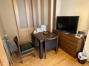 ห้องดับเบิลหรือทวิน | เตารีด/โต๊ะรีดผ้า, ผ้าปูที่นอน