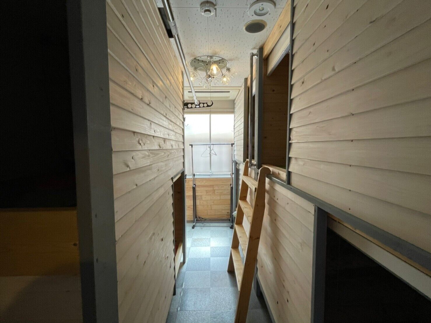 Bàn ủi/dụng cụ ủi quần áo, bộ trải giường 