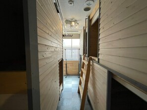 Fer et planche à repasser, draps fournis