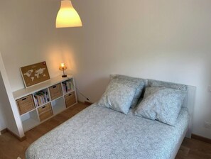 Room - Large new 3-bedroom house for 6 people (Saint Loubes)