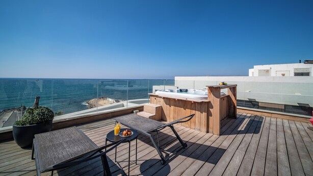 Unclassified image, 1 of 26, button - Luxurious 3BR Apt w Jacuzzi and Sea View (Haifa)