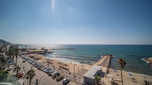 Unclassified image, 3 of 26, button - Luxurious 3BR Apt w Jacuzzi and Sea View (Haifa)