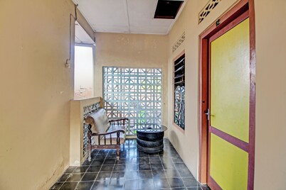 SPOT ON 92763 Hotel Melati Sukoasih