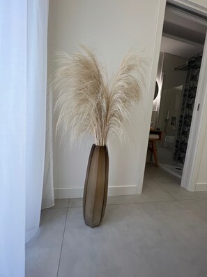 Comfort Room, Balcony | In-room safe, individually decorated, desk, soundproofing - Kairos Tropea (Tropea)