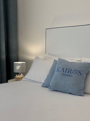 In-room safe, individually decorated, desk, soundproofing - Kairos Tropea (Tropea)