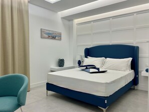 Comfort Room, Balcony | In-room safe, individually decorated, desk, soundproofing - Kairos Tropea (Tropea)