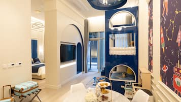 Smart TV, heated floors