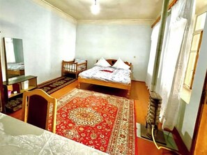 3 bedrooms, WiFi, bed sheets - Three bedroom one bath beautiful home (Ismailli)