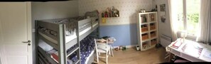 6 bedrooms, desk, iron/ironing board, free WiFi