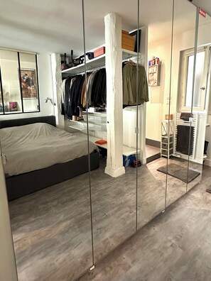 1 chambre, fer et planche à repasser, Wi-Fi gratuit, draps fournis