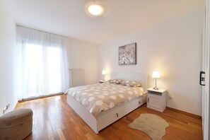 Apartemen Superior | 1 kamar tidur, meja kerja, setrika/meja setrika, dan Wi-Fi gratis