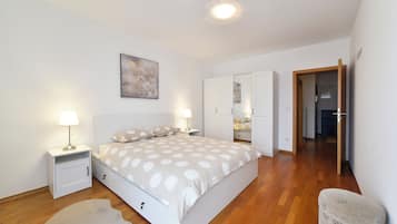 1 bedroom, desk, iron/ironing board, free WiFi