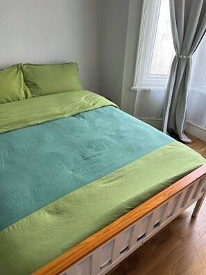 3 chambres, fer et planche à repasser, Wi-Fi, draps fournis