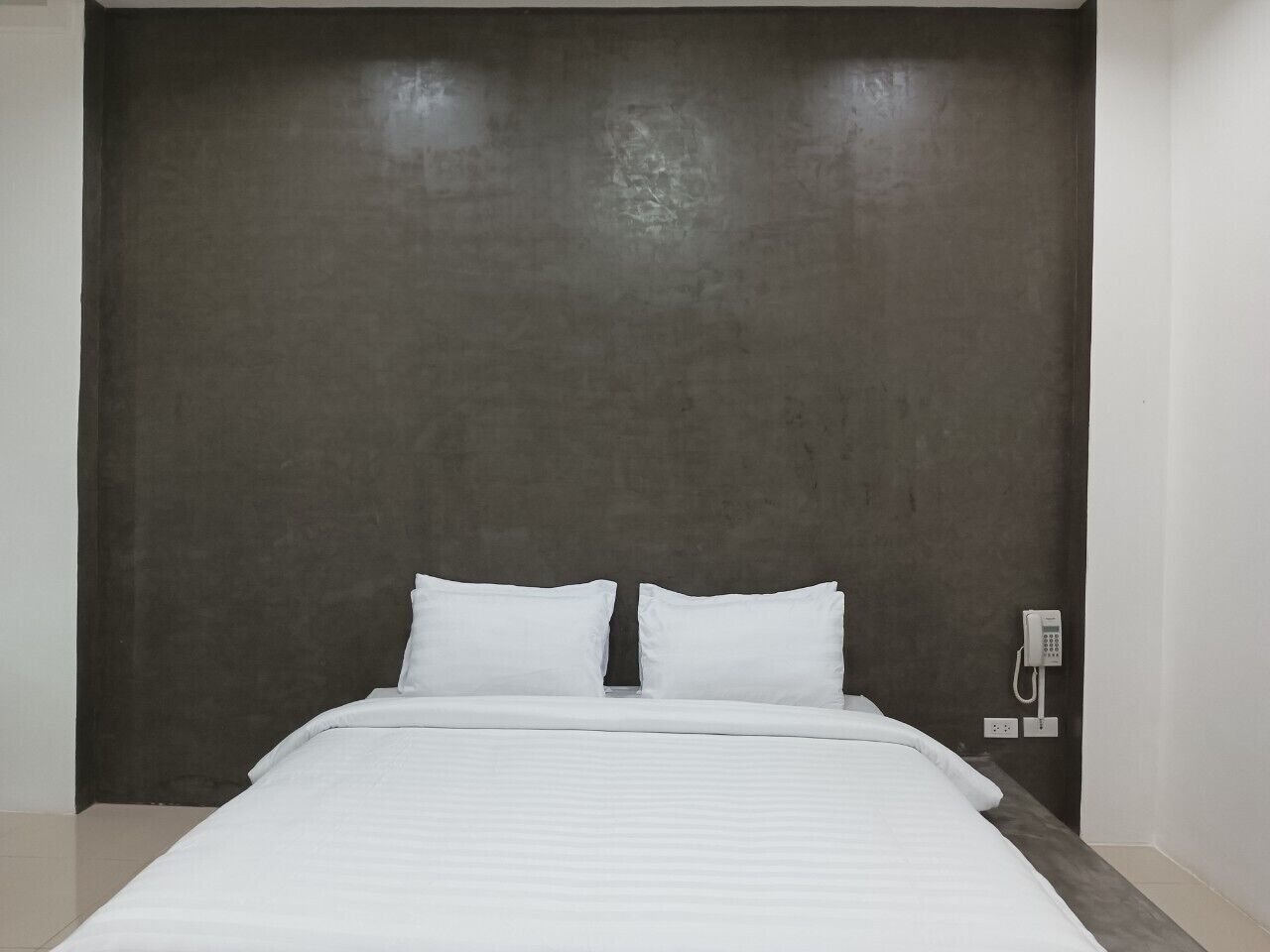 Kamar Double Basic | Tirai kedap cahaya dan Wi-Fi gratis